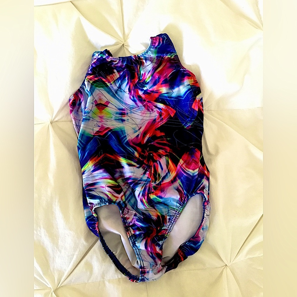 Leo by MotionWear. Size large child/LC /10/12. EXCELLENT CONDITION